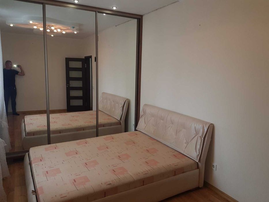 2-х кімнатна квартира , м. Кам'янка-Бузька,  ЦЕНТР