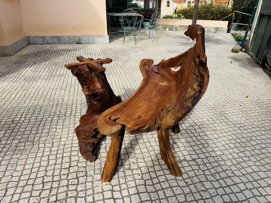 Conjunto de banco e mesa de Bali
