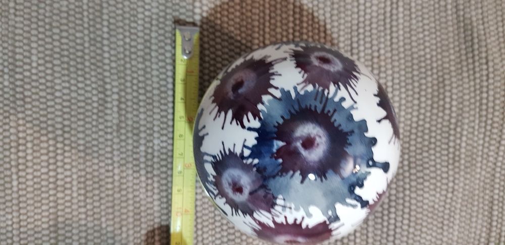 Bola de cerâmica decorativa