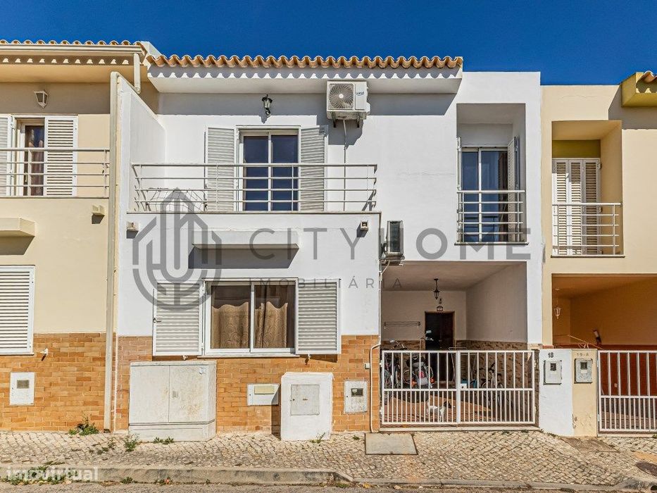 Moradia T3 com Logradouro