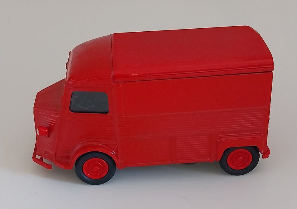Miniatura Citroën Type H da Welly