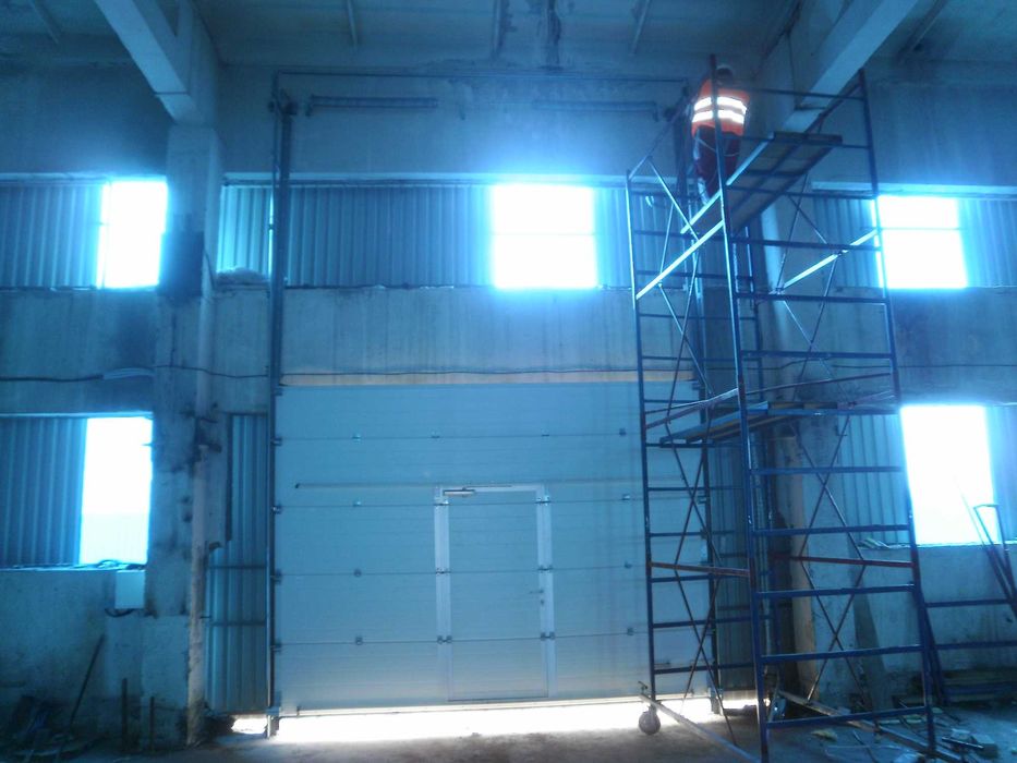 Ворота для СТО коттеджа гаражные промышленные Ремонт монтаж  .