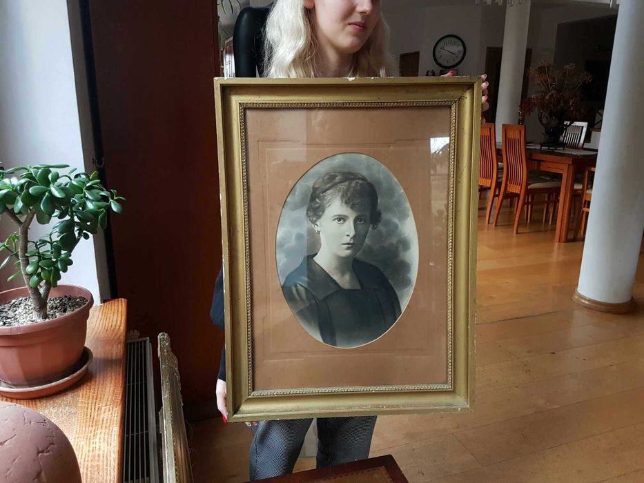 Obraz stara fotografia Portret Kobiety 1920 rama z Passe-partout 47x63