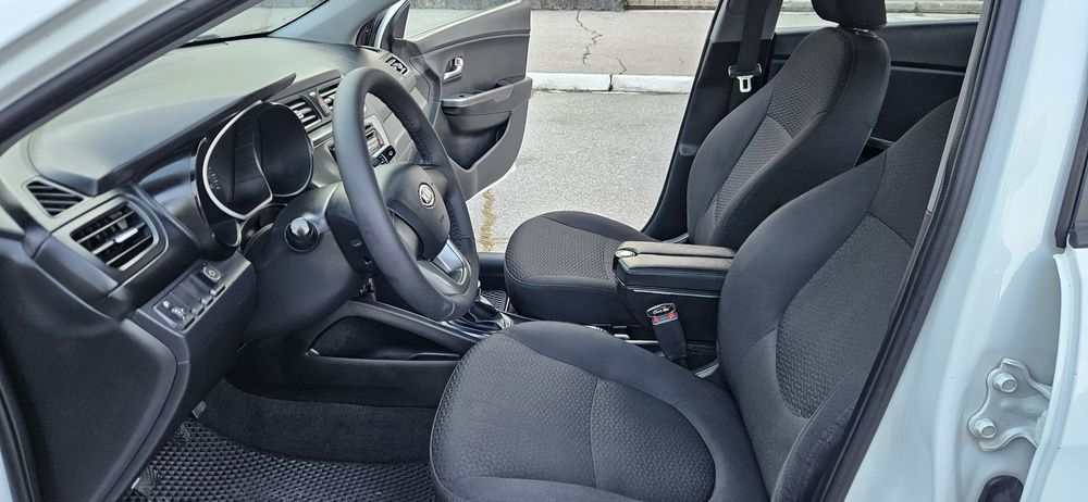 Kia Rio 2012 року
