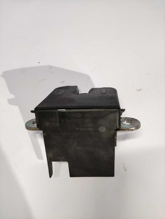 Замок багажника VW Passat B6