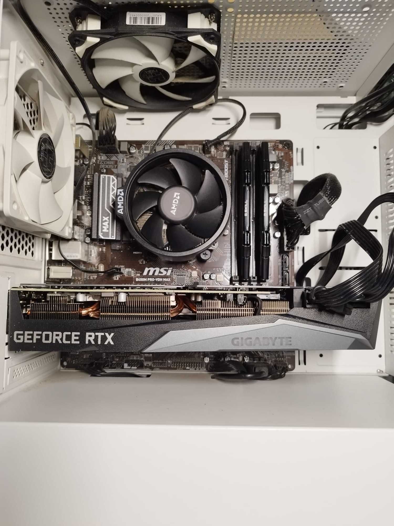 Pc Gaming Ryzen 7 5700x3D | RTX GeForce 3070 | 32Ram | Nvme 512GB
999€