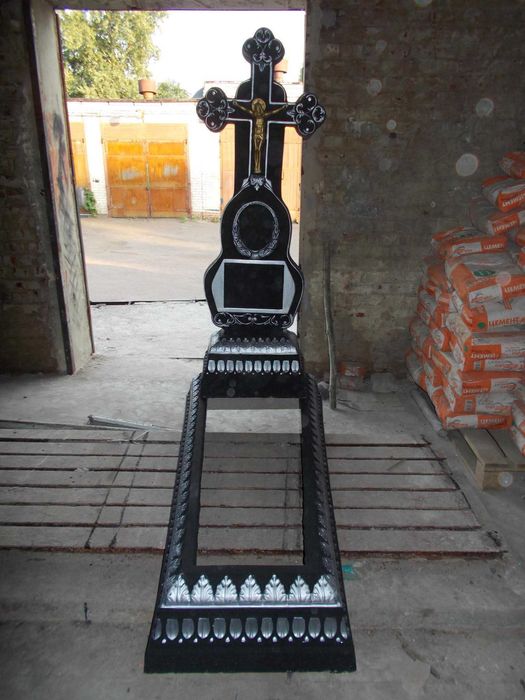 Бетоні пам'ятники продам