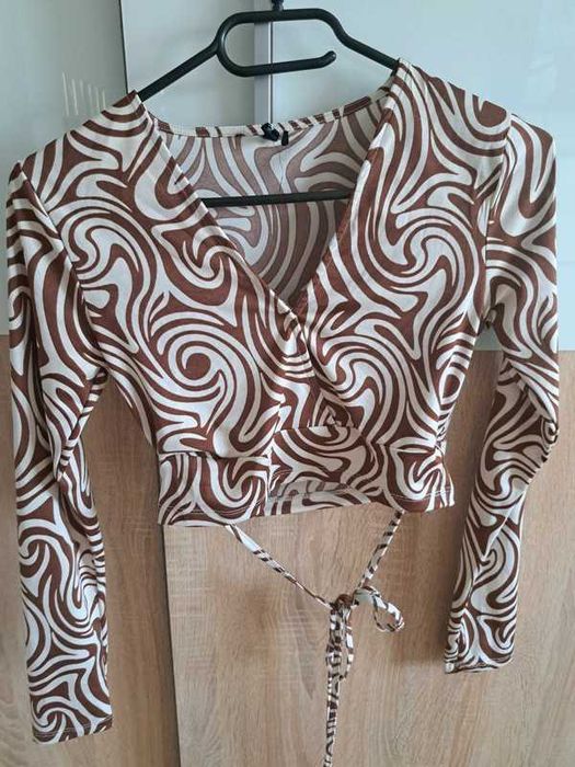 Wzorzysty croptop Sinsay XS 34 krótka bluzka crop top długi rękaw