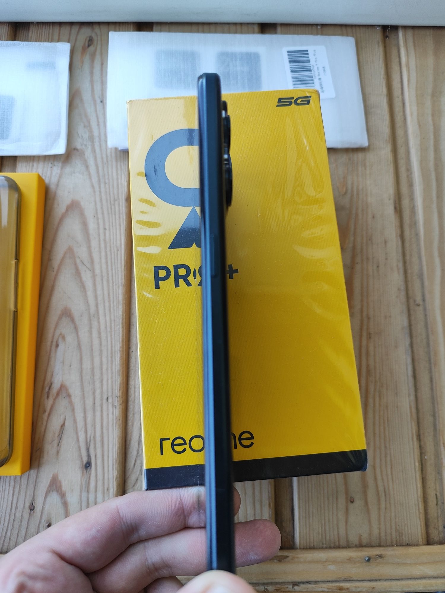 Realme 9 pro plus 6+6/128 комплект в ідеальному стані