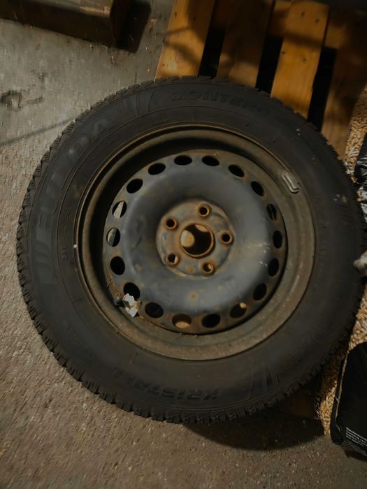 Felgi stalowe z oponami  zimowymi FULDA VW 5 X 112 195/65 R15