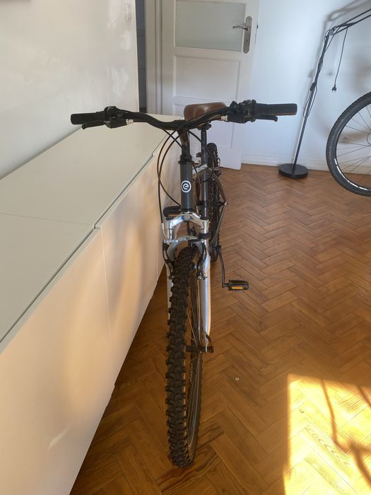 Bicicleta nova,usada poucas vezes