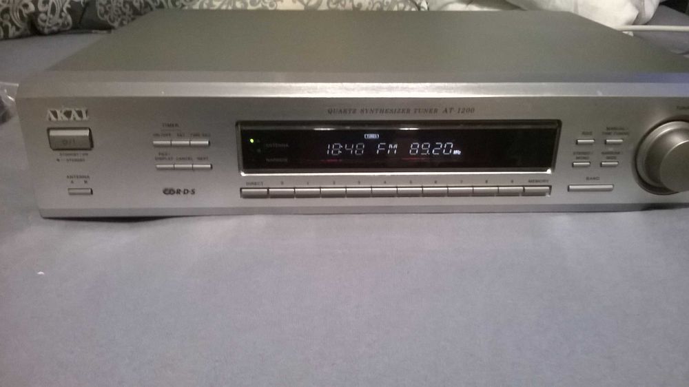 Tuner radiowy Akai AT 1200