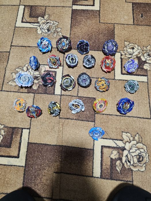 Продам бейблейди та деталі до них