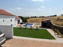 Quintinha com 56.525m2, com piscina, perto da praia Fluvial de Azen...