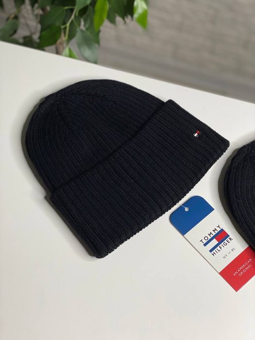 Мужская шапка TOMMY HILFIGER зимняя теплая двухслойная черная/синяя