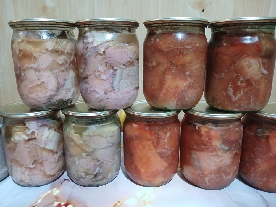 Товстолоб в олії та томаті,паштет, кровянка свиняча