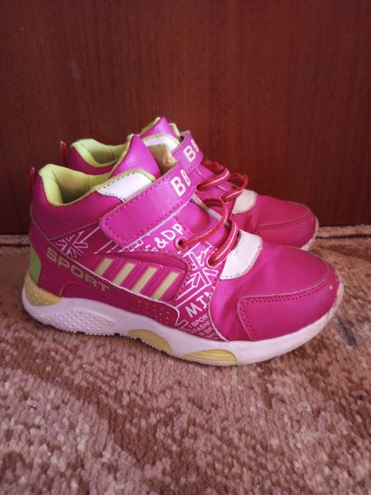 Кросівки, хайтопи