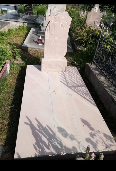 Встановленя памятників