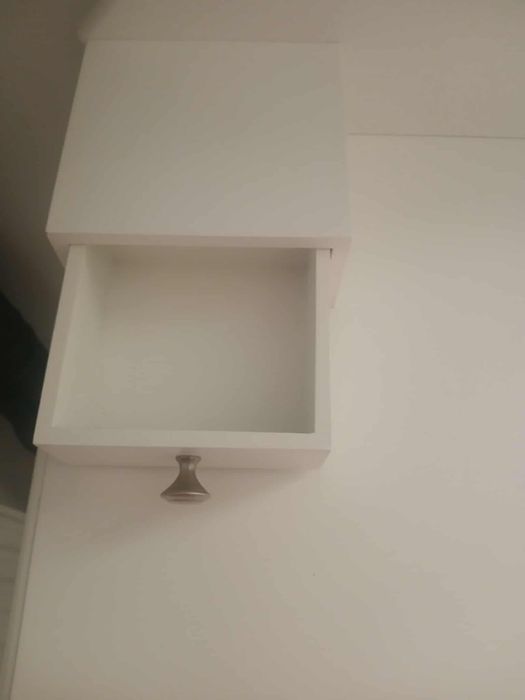 Biała toaletka dla dziewczynki