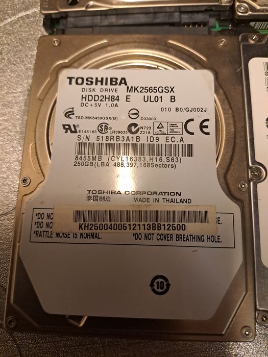 Dysk hdd 2.5 całą toschiba 256 GB