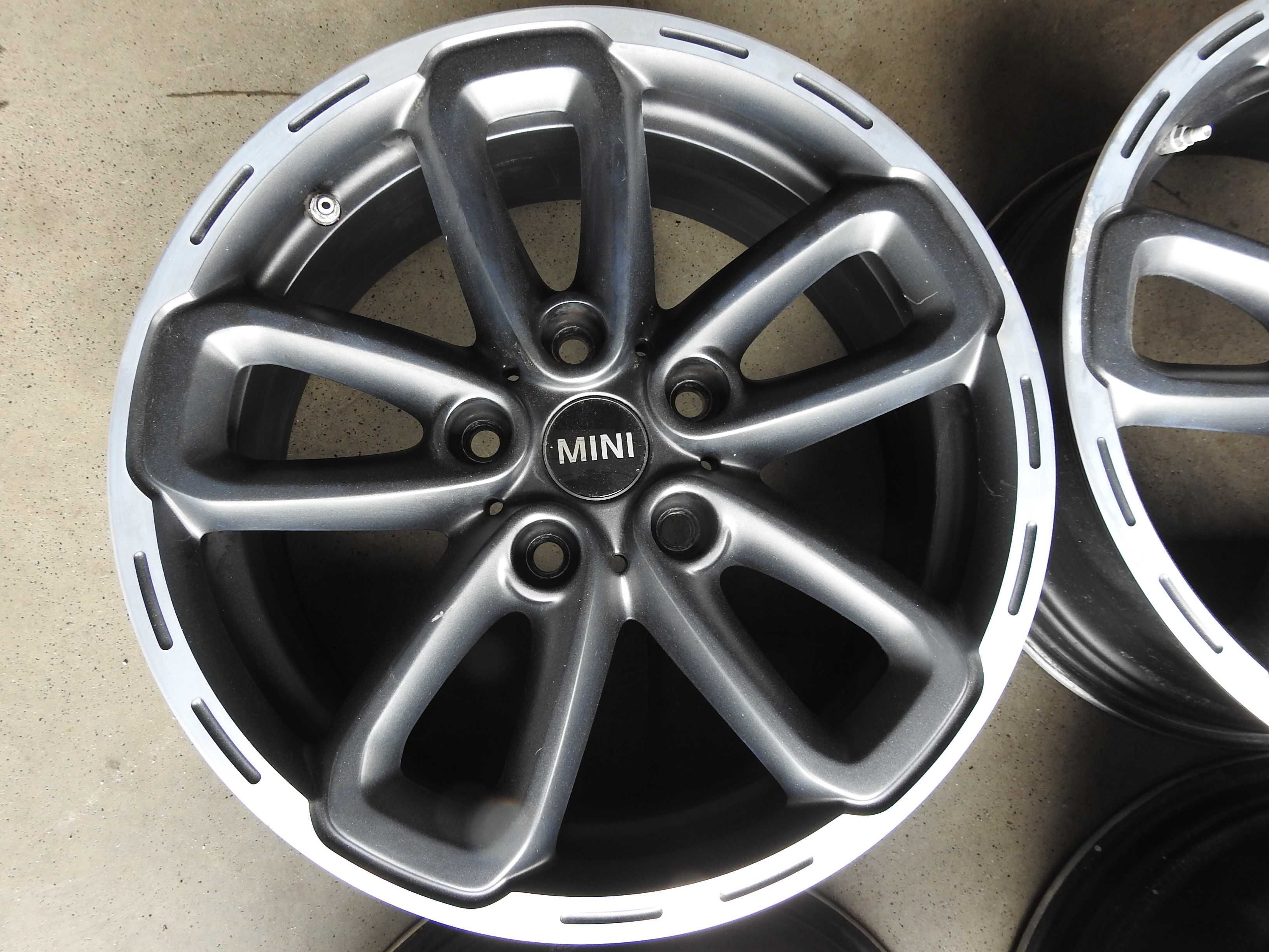 4x ALU Mini Cooper F56 F50 felgi 7x17 5x120 ET50 TPMS
