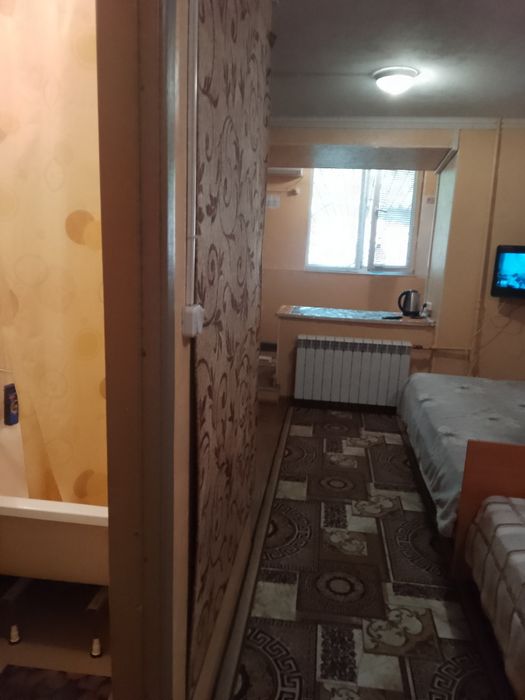 Небольшая студия, пр. Центральный 148 1эт/9эт, 2 кровати+2 кресла, док