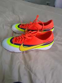 Chuteiras de  futsal da Nike