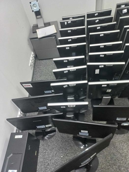 Monitory DELL, IIYAMA, SAMSUNG - różne modele