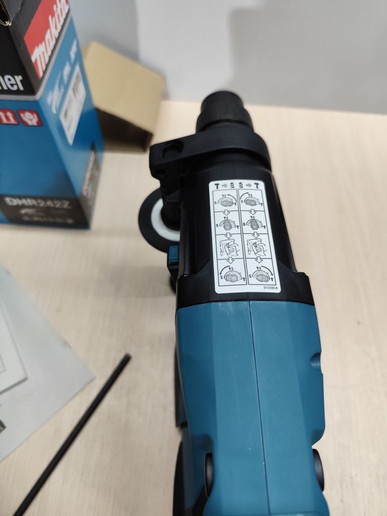 Makita DHR 242 акумуляторний перфоратор Макіта оригінал безщітковий