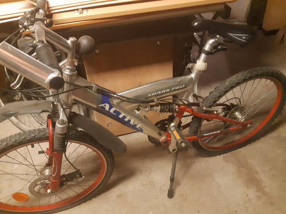 Sprzedam rower czerwony srebrno czarne Active