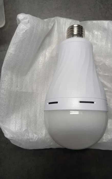 Светодиодная лампа с аккумулятором (до 12 чаc) led лампа e27