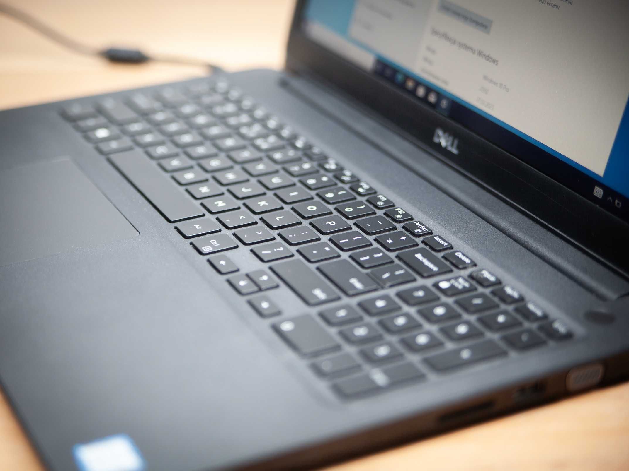 IGŁA Laptop Dell Latitude L3500 i5 8GB 256GB W10P SSD Torba Etui