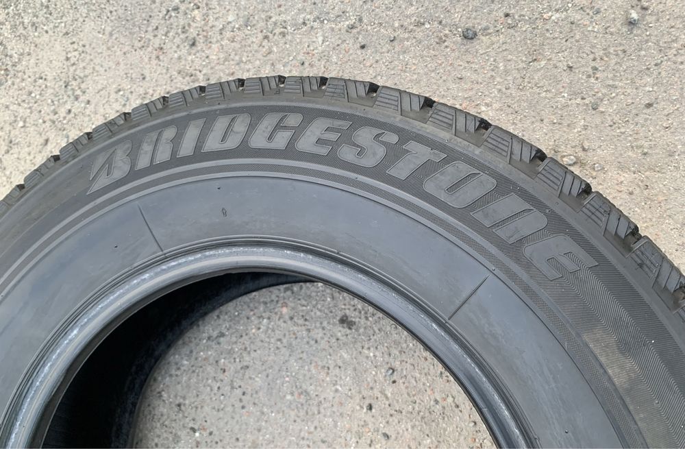 Шини Bridgestone Blizzak REVO 1 215/70 R15 пара