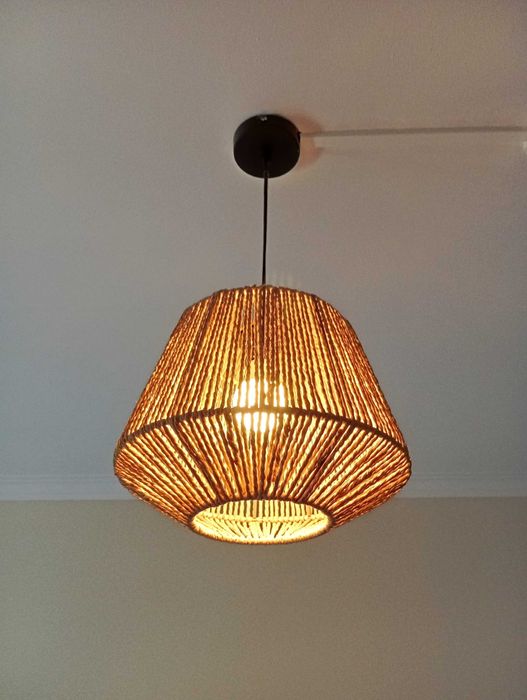 Conjunto de candeeiros em corda -  teto e mesa de cabeceira