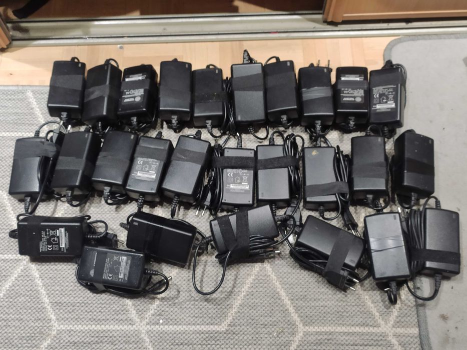 Блоки питания 12 вольт 2.3 ампера  штук цена за 1 !