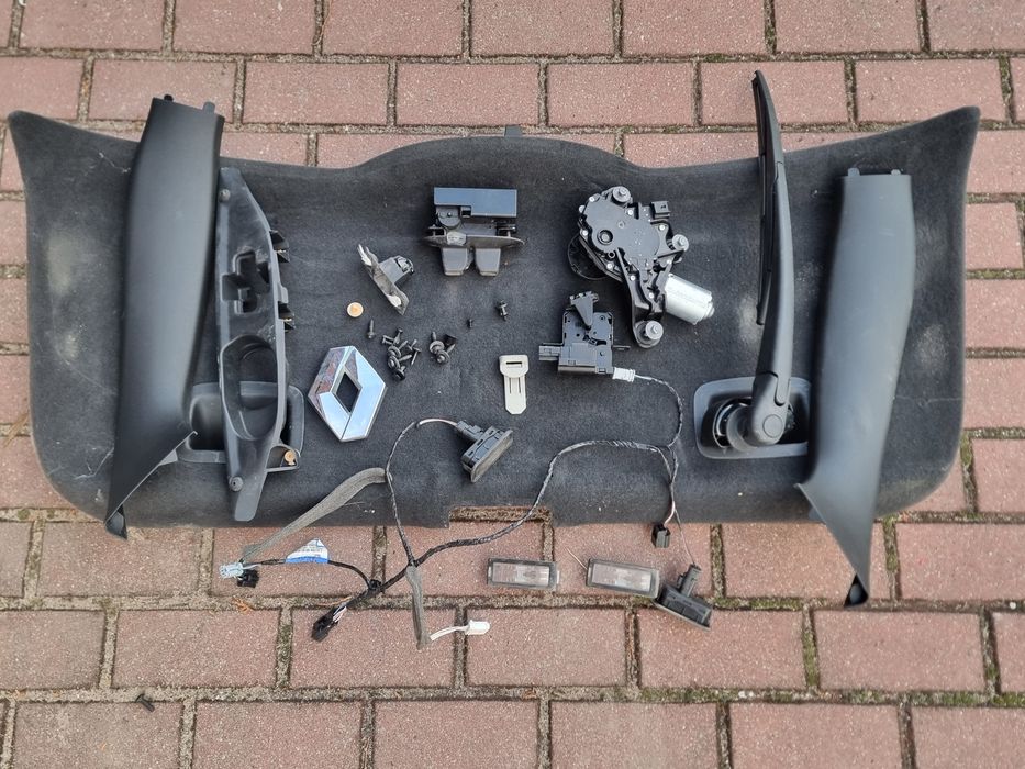 Lampa tylna, wycieraczka, zamek, znaczek renault Laguna 3 kombi