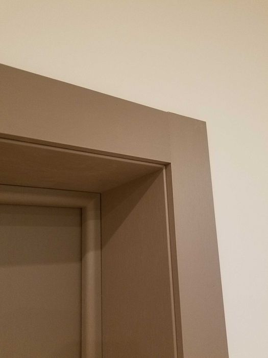 Установка наличников, доборов, дверных порталов.