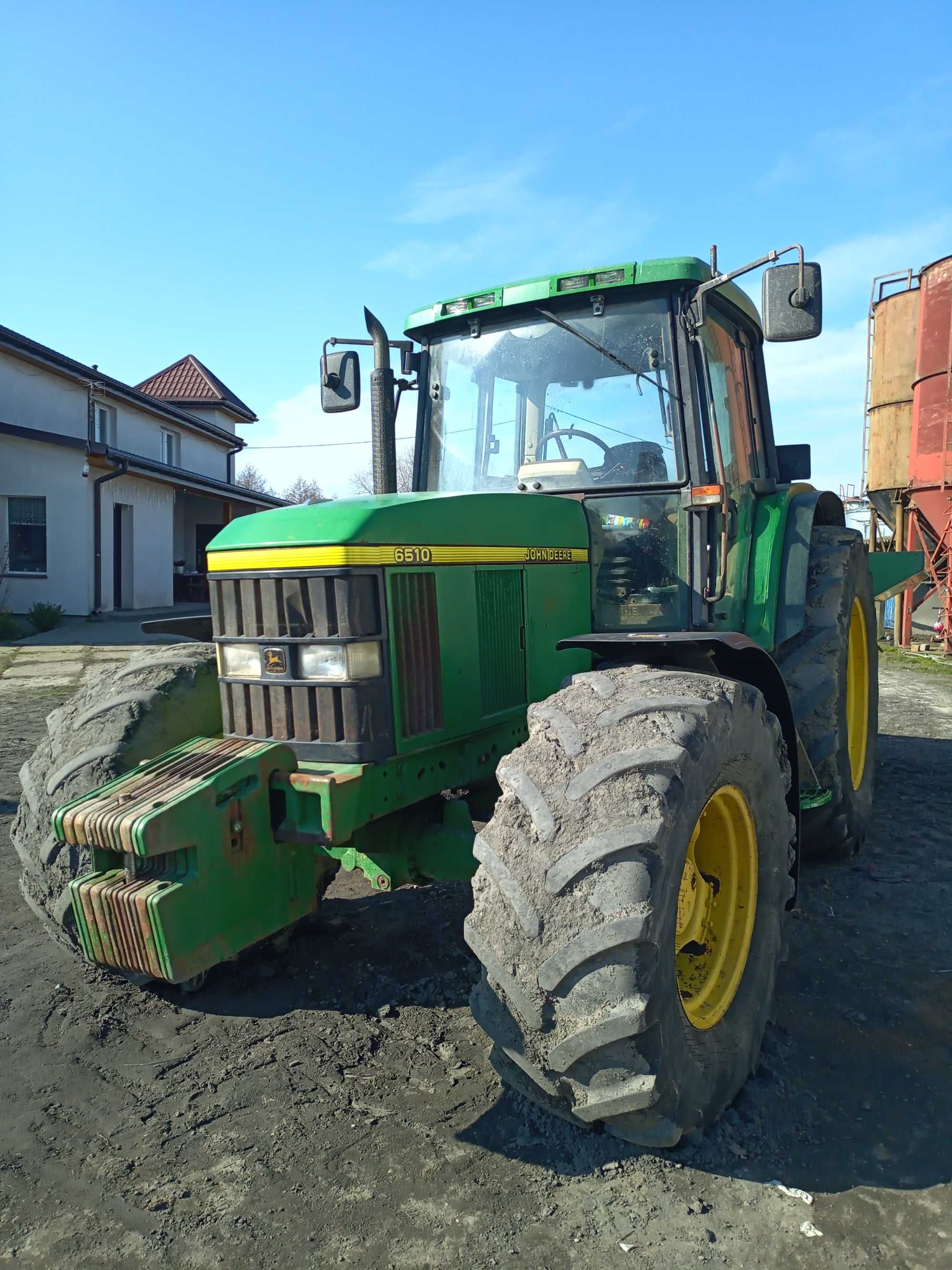 John Deere 6510 traktor