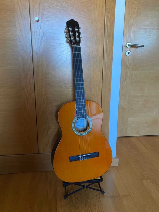 Guitarra nunca usada