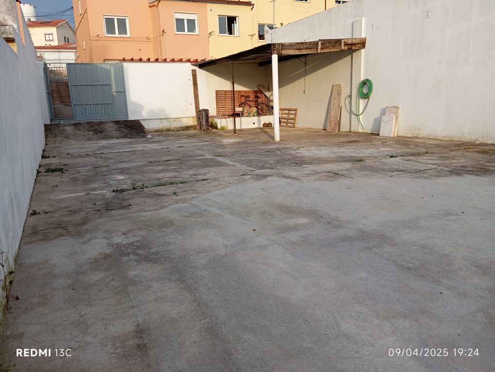Terreno.  Cacém.   Aluguer.  .