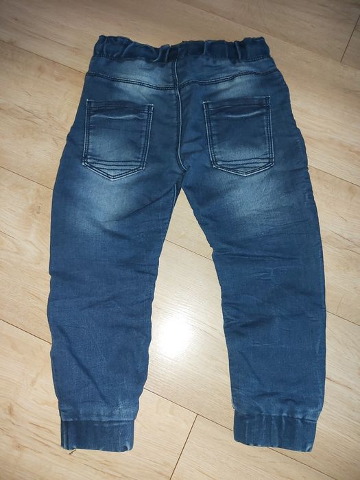 Spodnie joggery , jeansy chłopięce f&f rozmiar 104