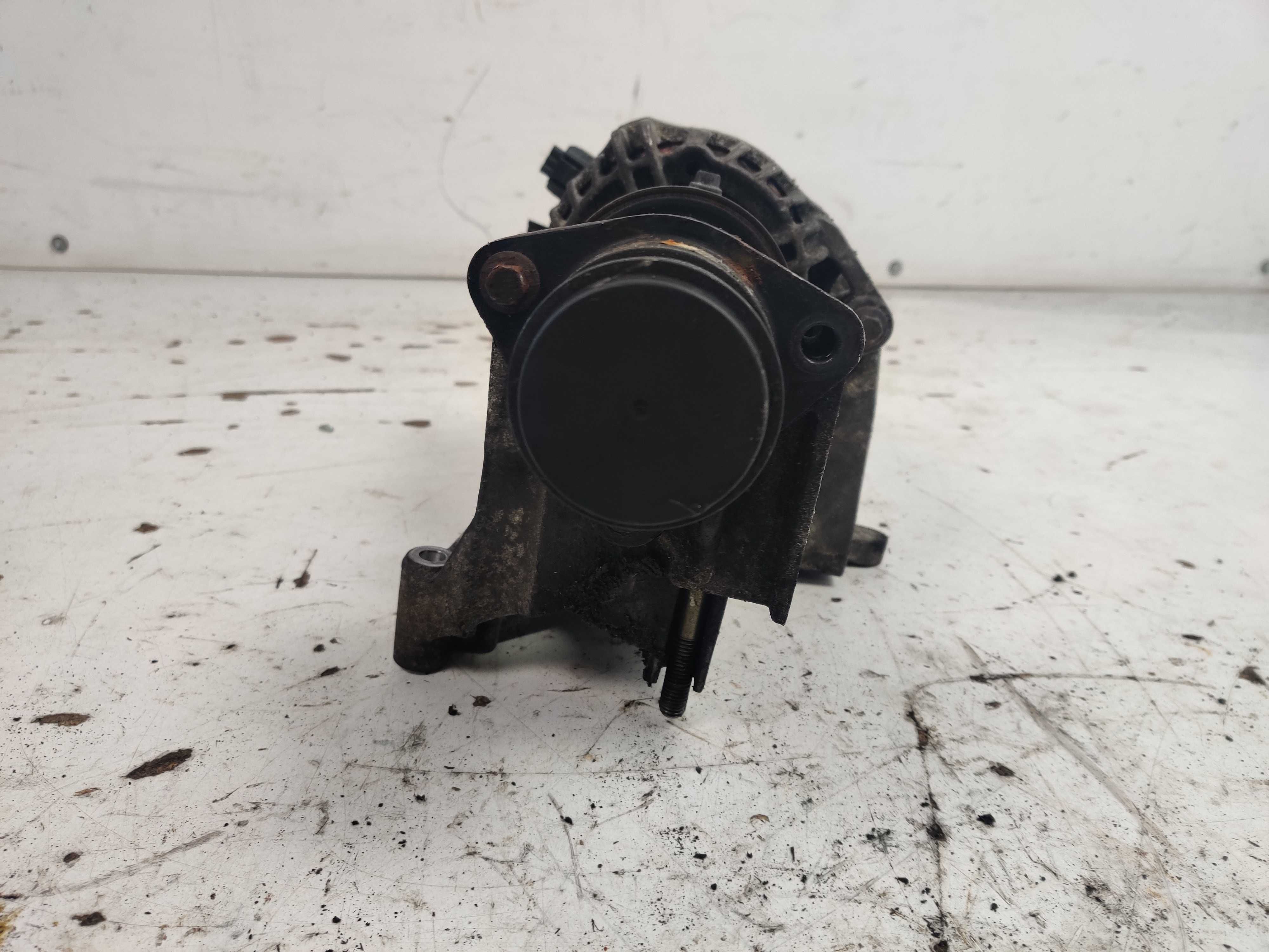 Ford Focus 1.8 TDDI Alternator Łapa Ośka