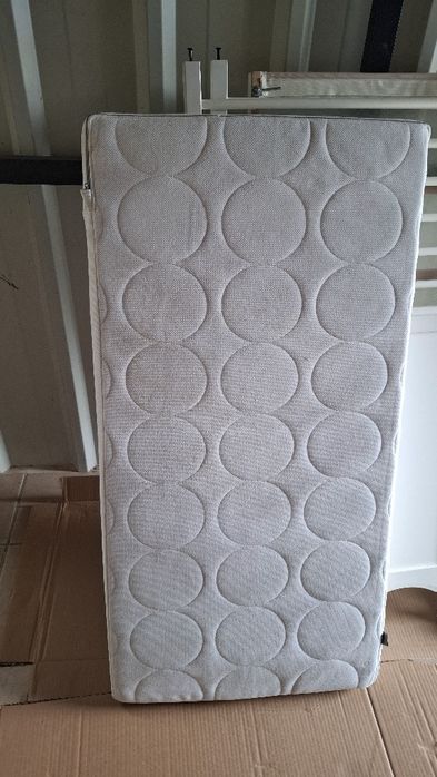Berço + colchão ikea