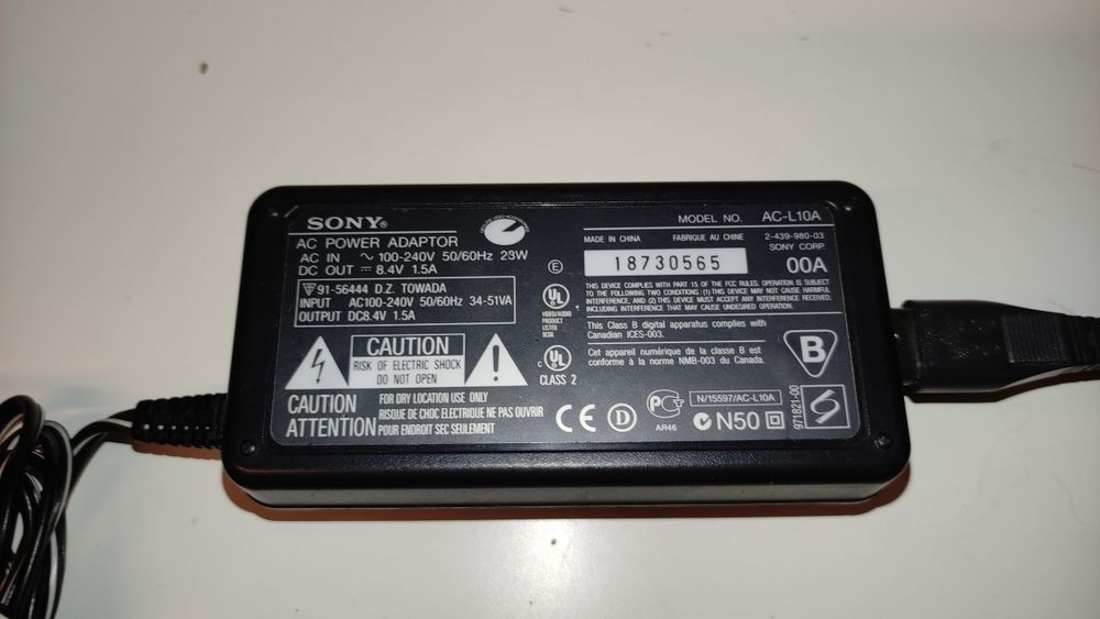 Zasilacz Sony AC-L10 8,4V 1,5A 23W oryginalny