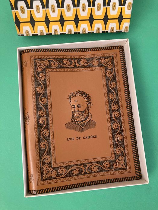Capa Escolar Couro Luís Vaz de Camões da Ambar Ano s50/60