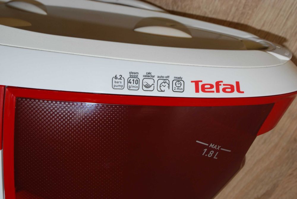 Праска з парогенератором TEFAL EXPRESS ANTI-CALC SV8030E0