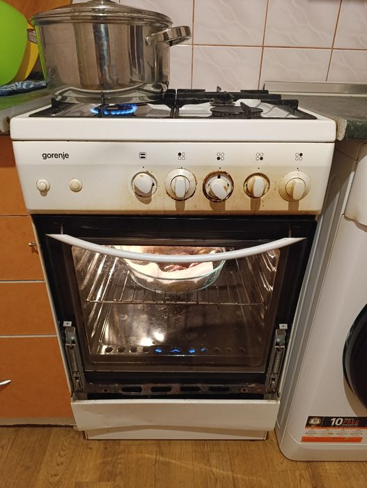 Продам плиту и чугунную батарею