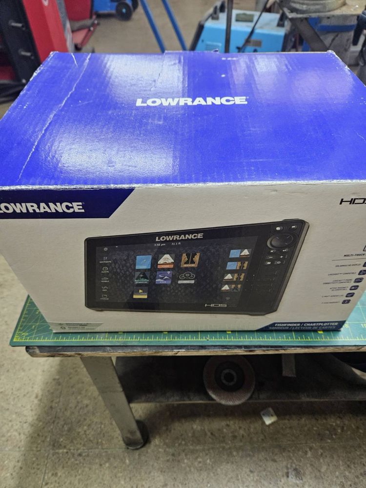 Продам эхолот Lowrance HDS 12 live