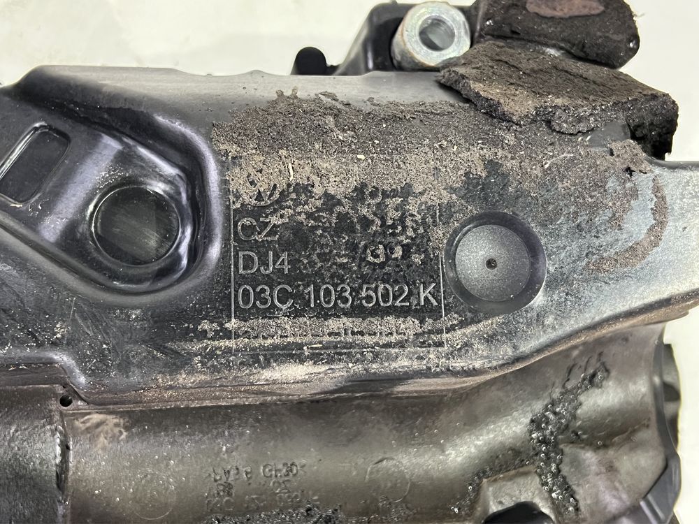 Корпус компрессора 1.4 TSI BMY CAVD golf 5 touran 03C103502K