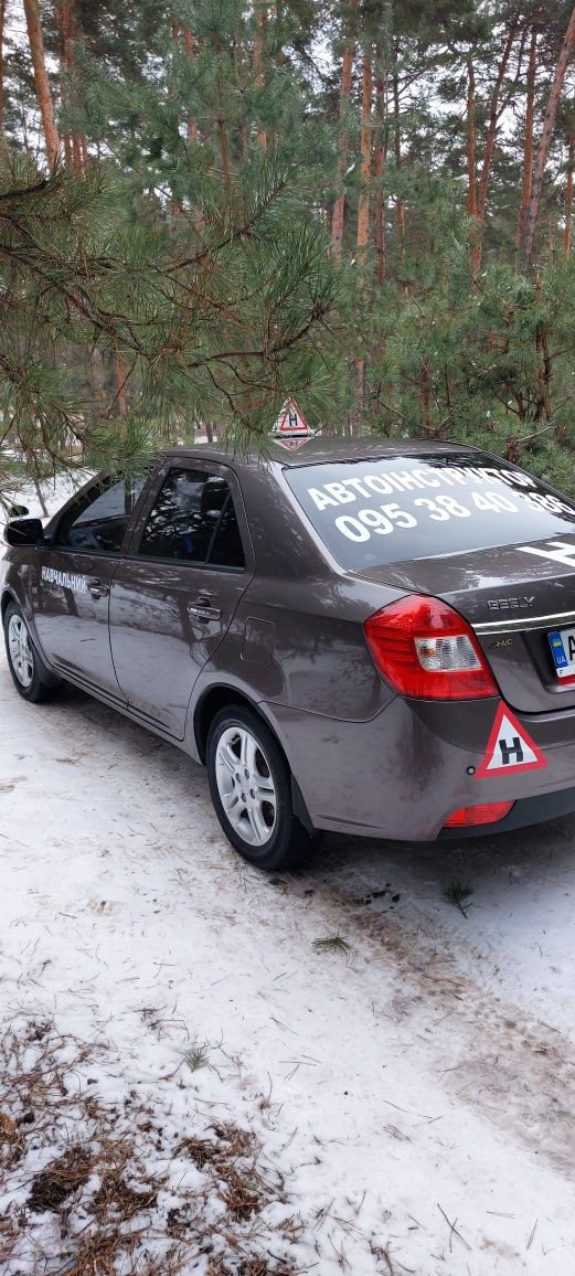 Інструктор з водіння Автоінструктор